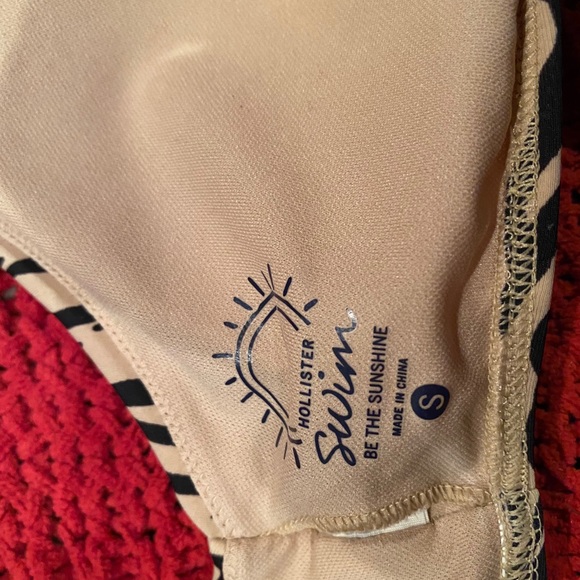 Hollister Bikini Cheetah top - Picture 4 of 4